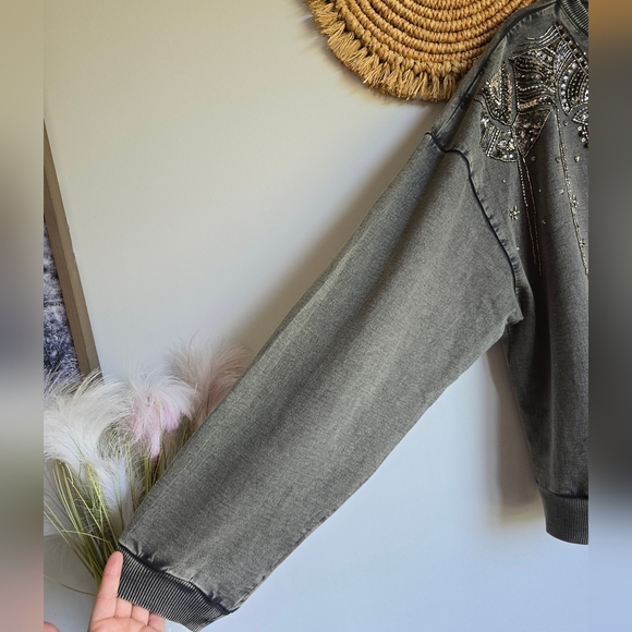 Anthropologie, New Pilcro Embellished Beaded Graphic Gray Sweatshirt SZ Large - Picture 7 of 16